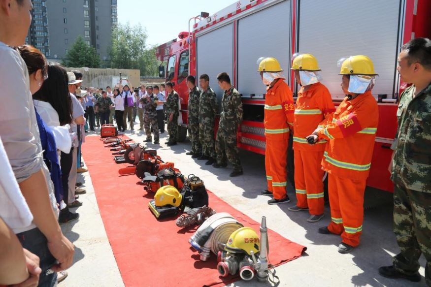 大红鹰dhy装饰有限公司参加咸东社区组织的模拟应急疏散演习